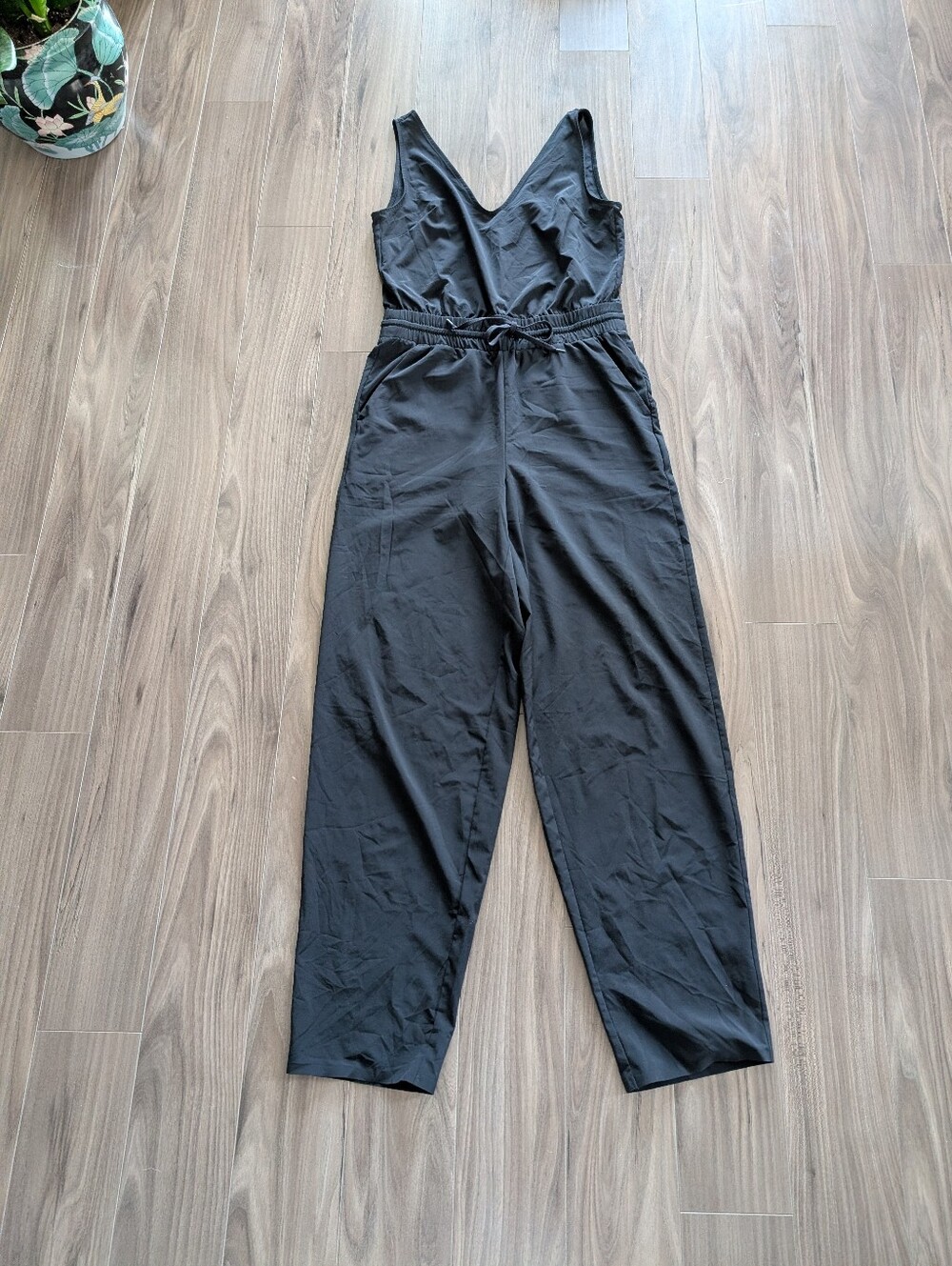 Athleta Black Sleeveless V-Neck Jumpsuit with Drawstring Waist (Size XXS)